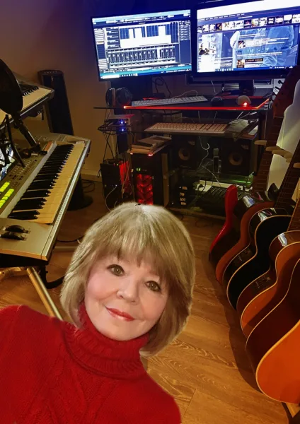 An Interview with Serious-Music in the Lazie Indie Magazine - please read!