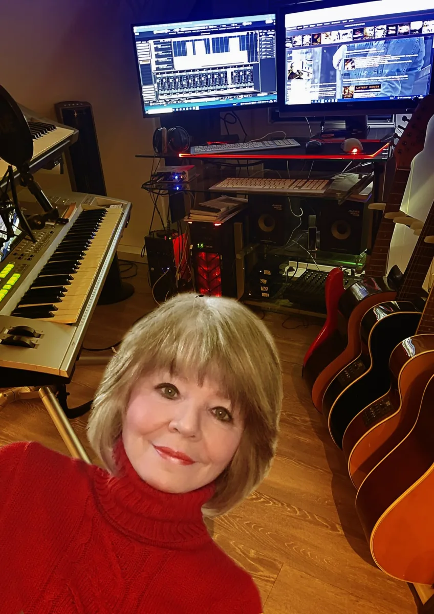 An Interview with Serious-Music in the Lazie Indie Magazine - please read!